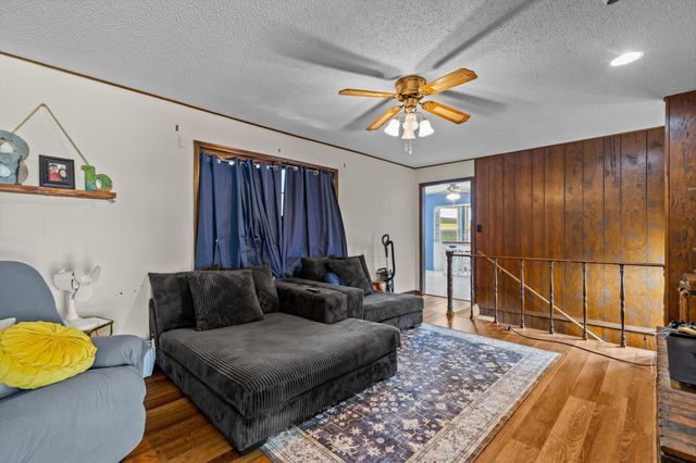 809 Washington Street, Strafford, MO 65757