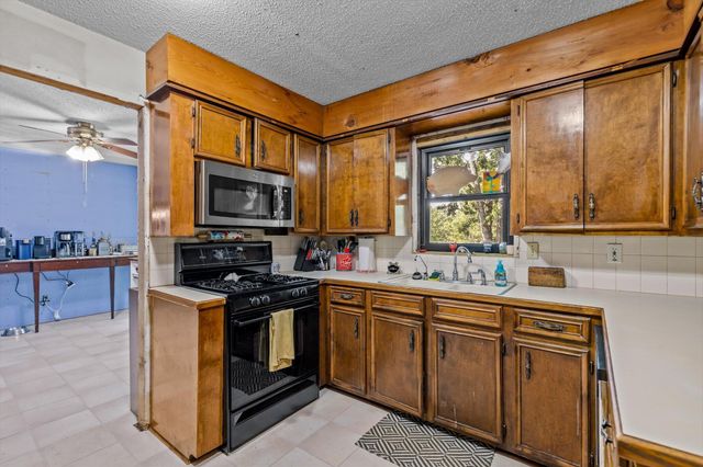 809 Washington Street, Strafford, MO 65757