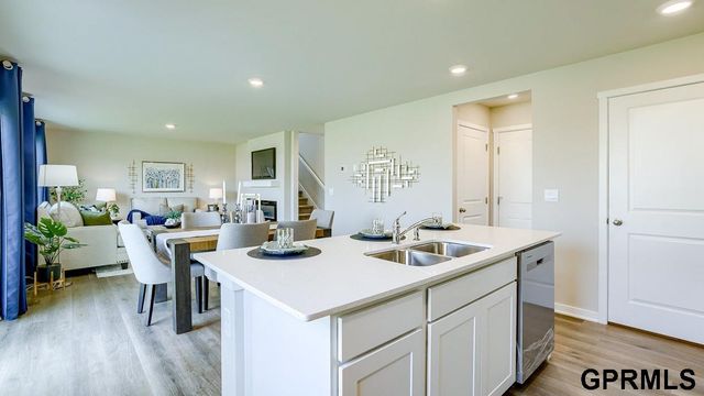 7812 N 170th Street, Bennington, NE 68007