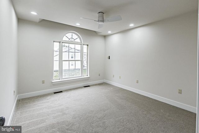 124 SHINN CIR, Wilmington, DE 19808