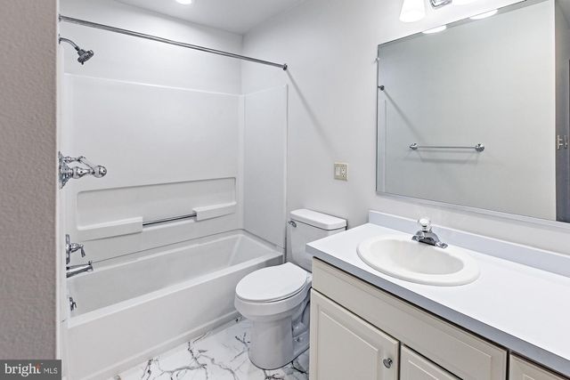 124 SHINN CIR, Wilmington, DE 19808