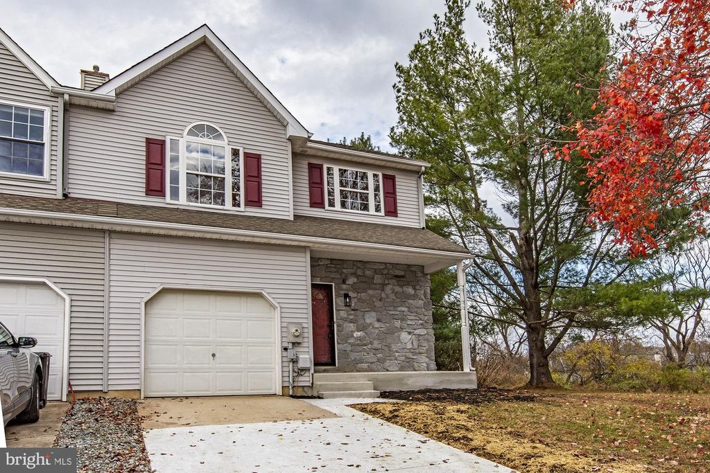 124 SHINN CIR, Wilmington, DE 19808