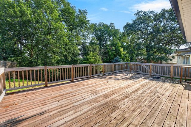 28 CRESTWOOD Drive, Council Bluffs, IA 51503