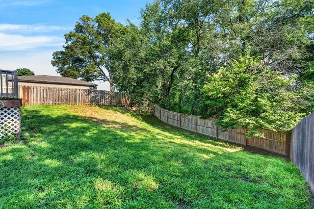 28 CRESTWOOD Drive, Council Bluffs, IA 51503