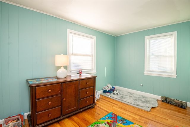 189 Holyoke St, Lynn, MA 01905