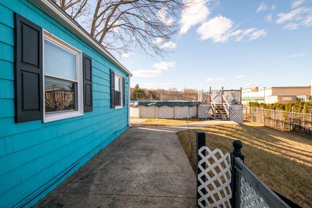 189 Holyoke St, Lynn, MA 01905