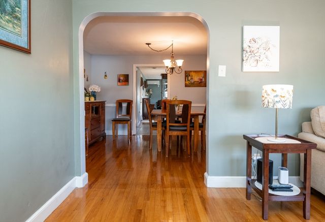 189 Holyoke St, Lynn, MA 01905