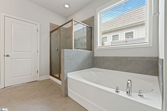 854 Deepwood Court, Boiling Springs, SC 29316