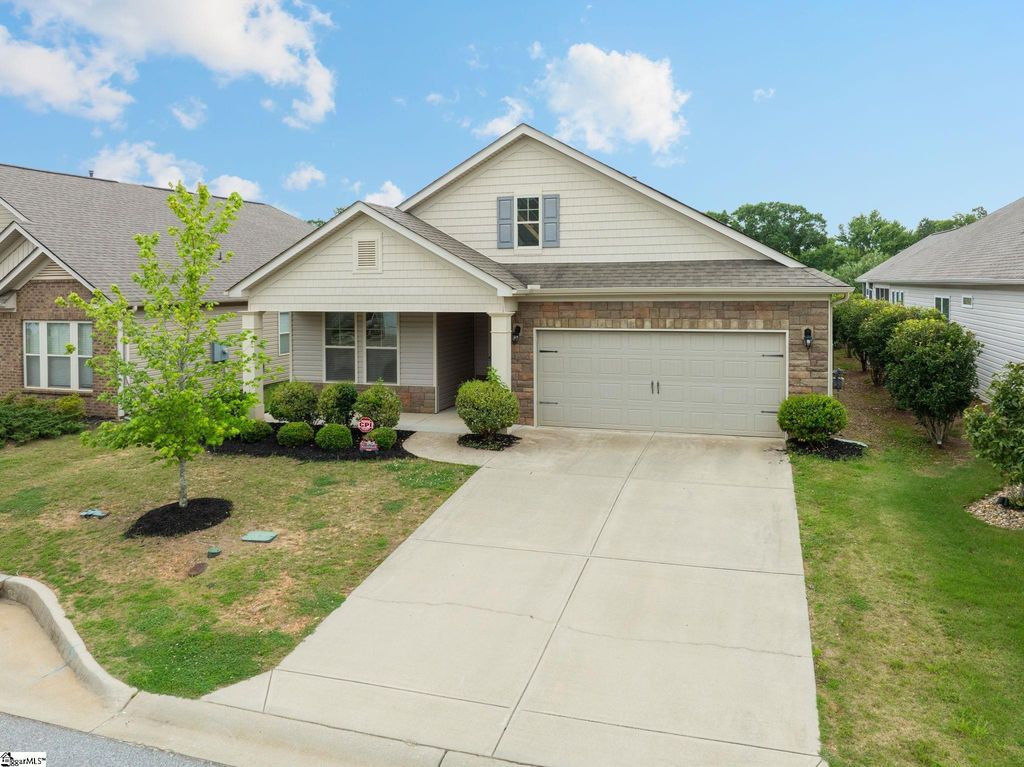 854 Deepwood Court, Boiling Springs, SC 29316