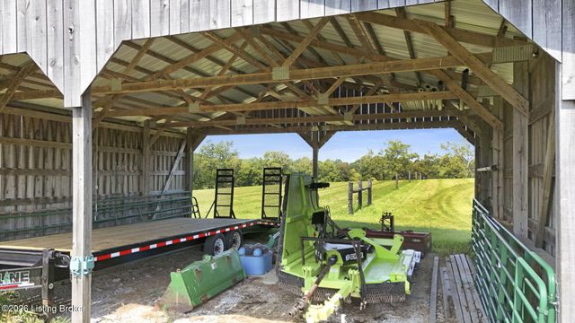 494 Wooded Hills Rd, Pendleton, KY 40055