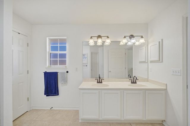 346 Louise Circle, Destin, FL 32541