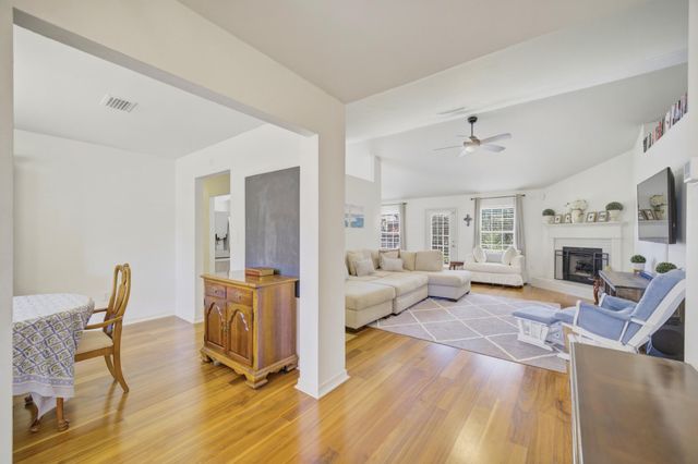 346 Louise Circle, Destin, FL 32541