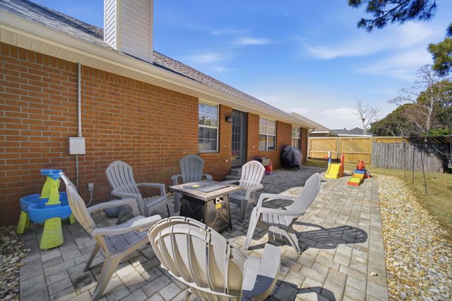 346 Louise Circle, Destin, FL 32541