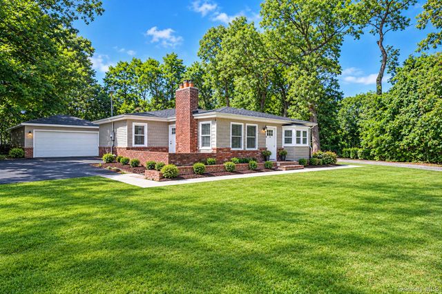 4 Sunny Road, Saint James, NY 11780
