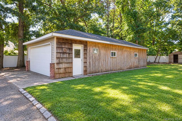4 Sunny Road, Saint James, NY 11780