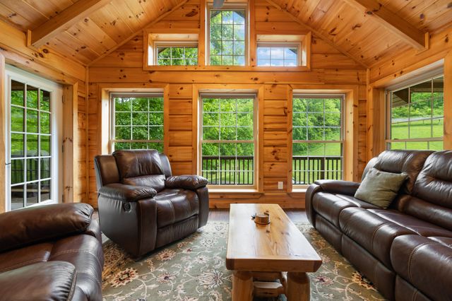 30 Bussell Ln, Gordonsville, TN 38563