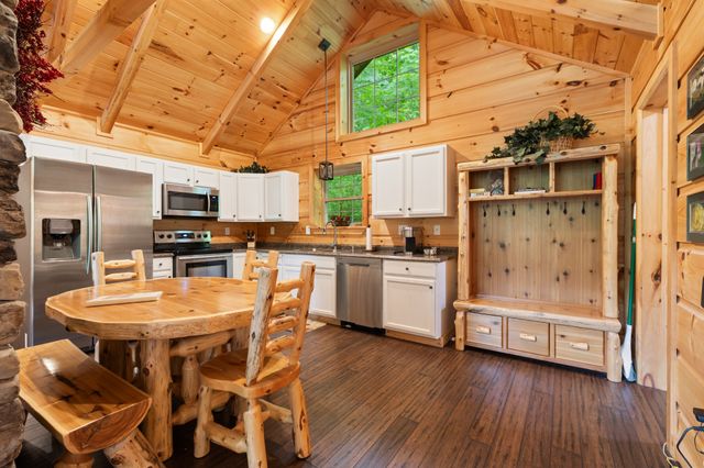 30 Bussell Ln, Gordonsville, TN 38563