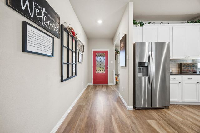 209 Maverick Court, Lavon, TX 75166