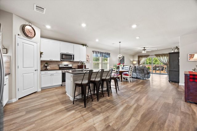 209 Maverick Court, Lavon, TX 75166