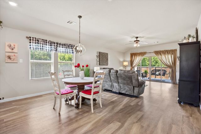 209 Maverick Court, Lavon, TX 75166