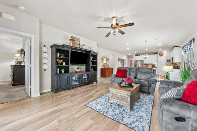209 Maverick Court, Lavon, TX 75166