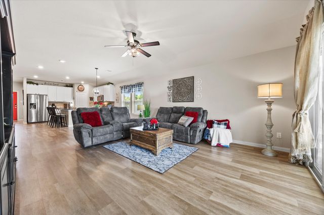 209 Maverick Court, Lavon, TX 75166