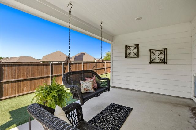 209 Maverick Court, Lavon, TX 75166