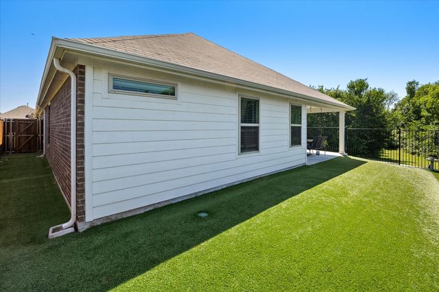209 Maverick Court, Lavon, TX 75166