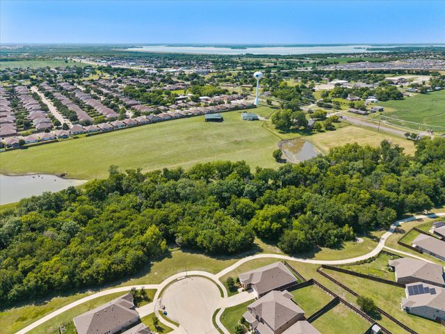 209 Maverick Court, Lavon, TX 75166