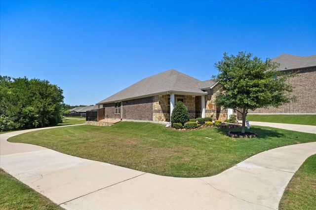 209 Maverick Court, Lavon, TX 75166