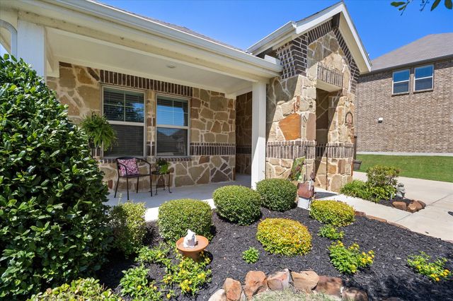 209 Maverick Court, Lavon, TX 75166