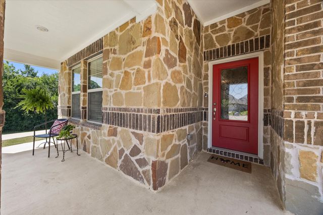 209 Maverick Court, Lavon, TX 75166