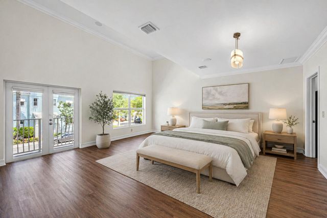 903 NE 17th Way 104, Fort Lauderdale, FL 33304