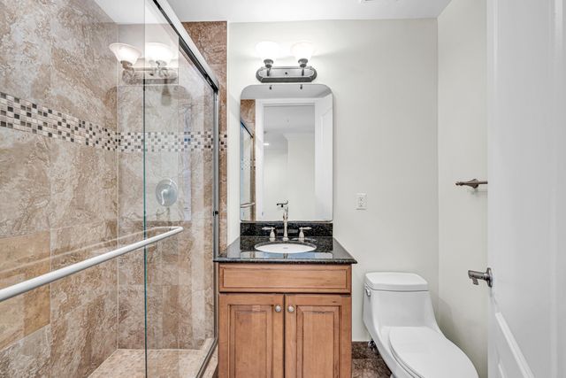 903 NE 17th Way 104, Fort Lauderdale, FL 33304