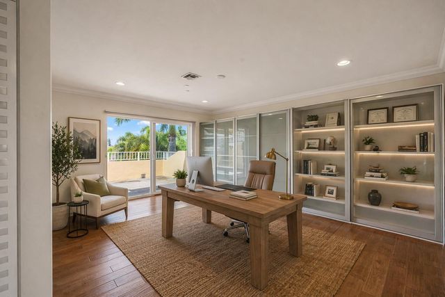 903 NE 17th Way 104, Fort Lauderdale, FL 33304