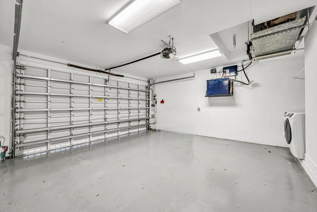 903 NE 17th Way 104, Fort Lauderdale, FL 33304