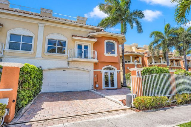 903 NE 17th Way 104, Fort Lauderdale, FL 33304