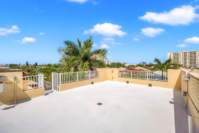 903 NE 17th Way 104, Fort Lauderdale, FL 33304