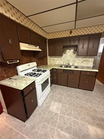 2617 Belmont Street, Hamtramck, MI 48212