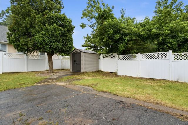 61 West Warwick Avenue, West Warwick, RI 02893