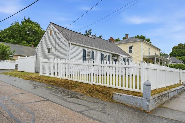 61 West Warwick Avenue, West Warwick, RI 02893