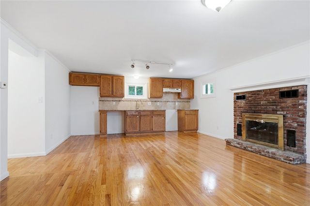 61 West Warwick Avenue, West Warwick, RI 02893