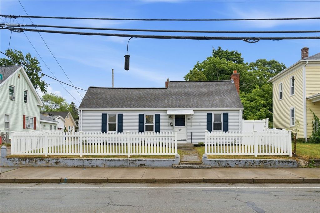 61 West Warwick Avenue, West Warwick, RI 02893