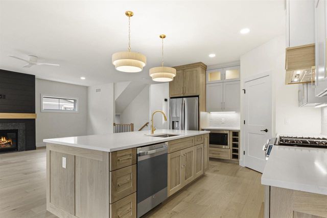 3240 Prospect Drive, Sun Prairie, WI 53590
