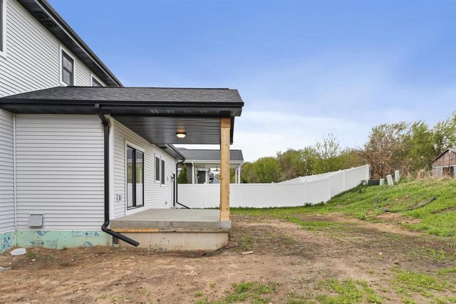 3240 Prospect Drive, Sun Prairie, WI 53590
