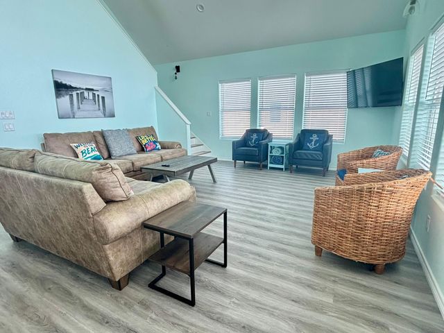 980 Bay Street, Gilchrist, TX 77617