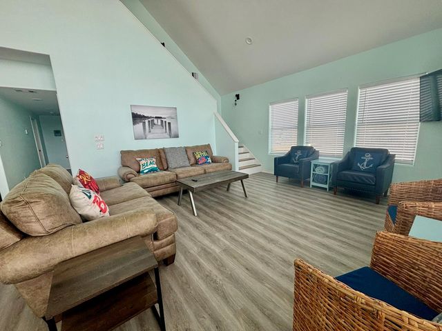 980 Bay Street, Gilchrist, TX 77617