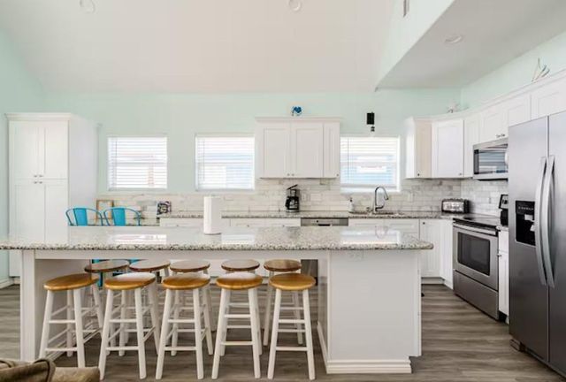 980 Bay Street, Gilchrist, TX 77617