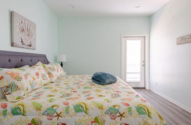 980 Bay Street, Gilchrist, TX 77617