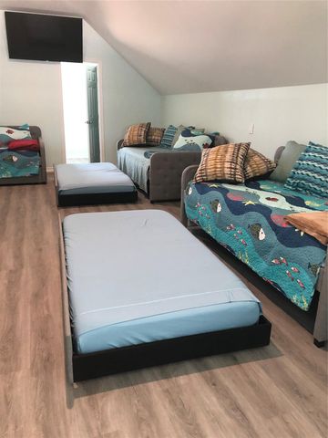 980 Bay Street, Gilchrist, TX 77617